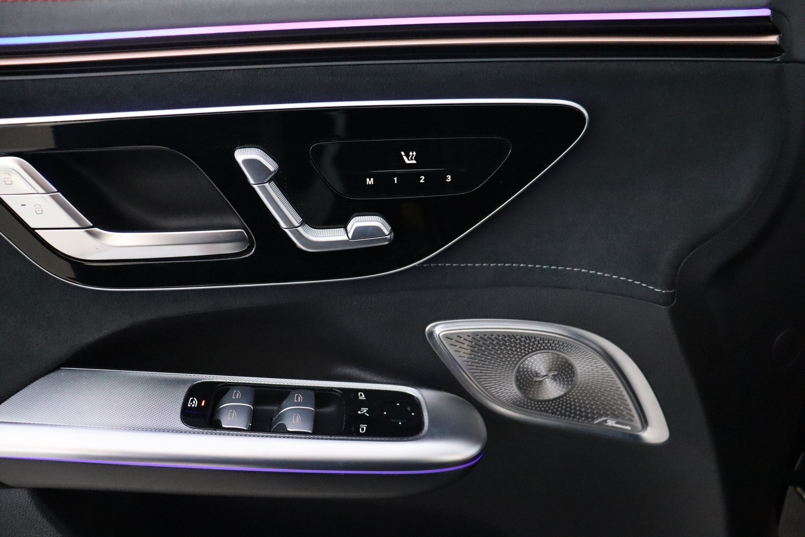 MERCEDES-BENZ EQE SUV 2023