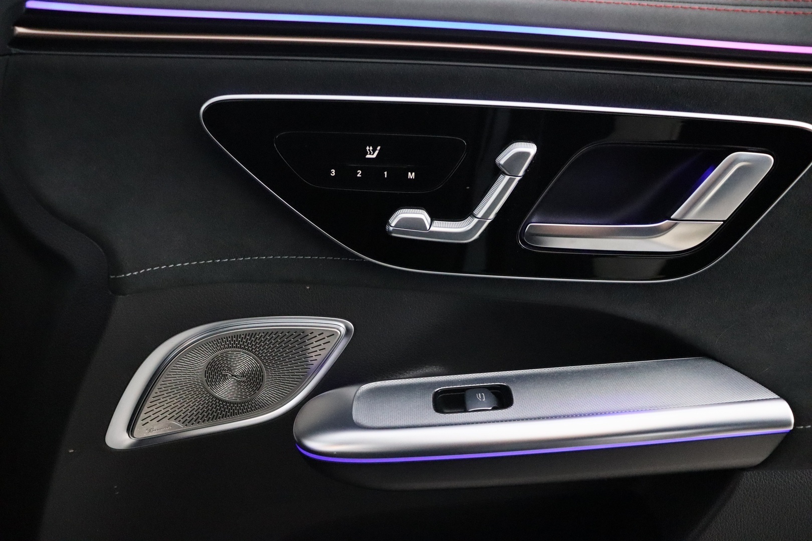 MERCEDES-BENZ EQE SUV 2023