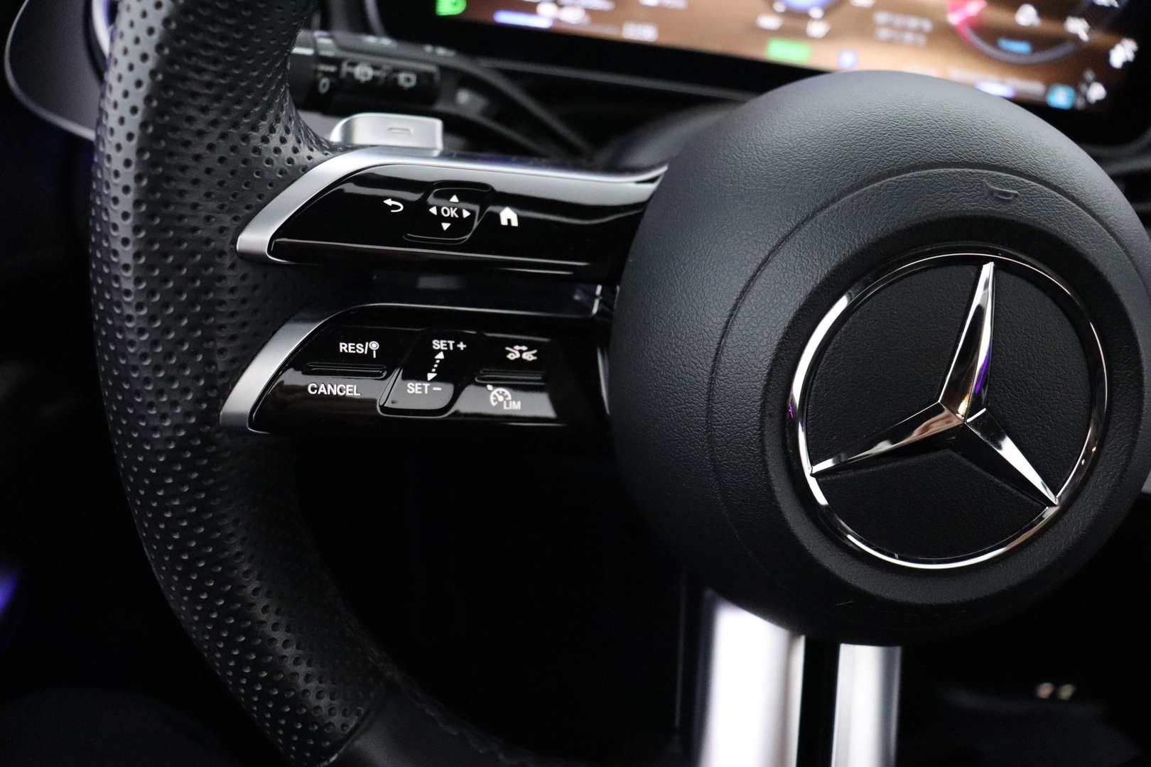 MERCEDES-BENZ EQE SUV 2023