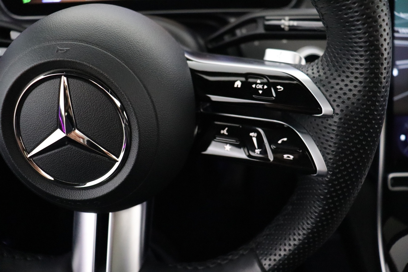 MERCEDES-BENZ EQE SUV 2023