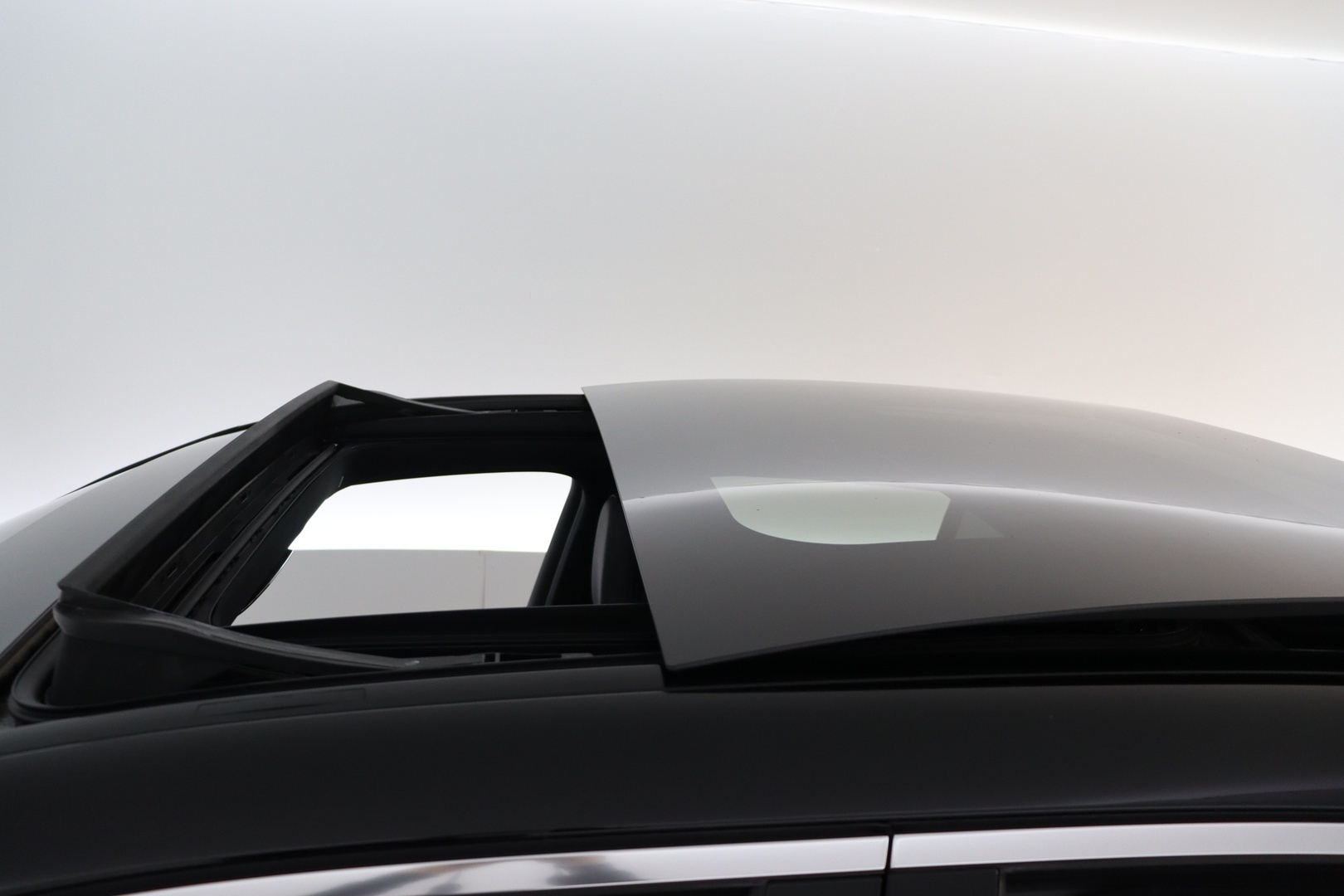 MERCEDES-BENZ EQE SUV 2023