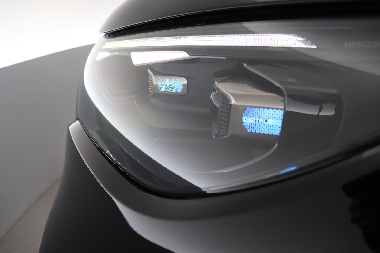 MERCEDES-BENZ EQE SUV 2023