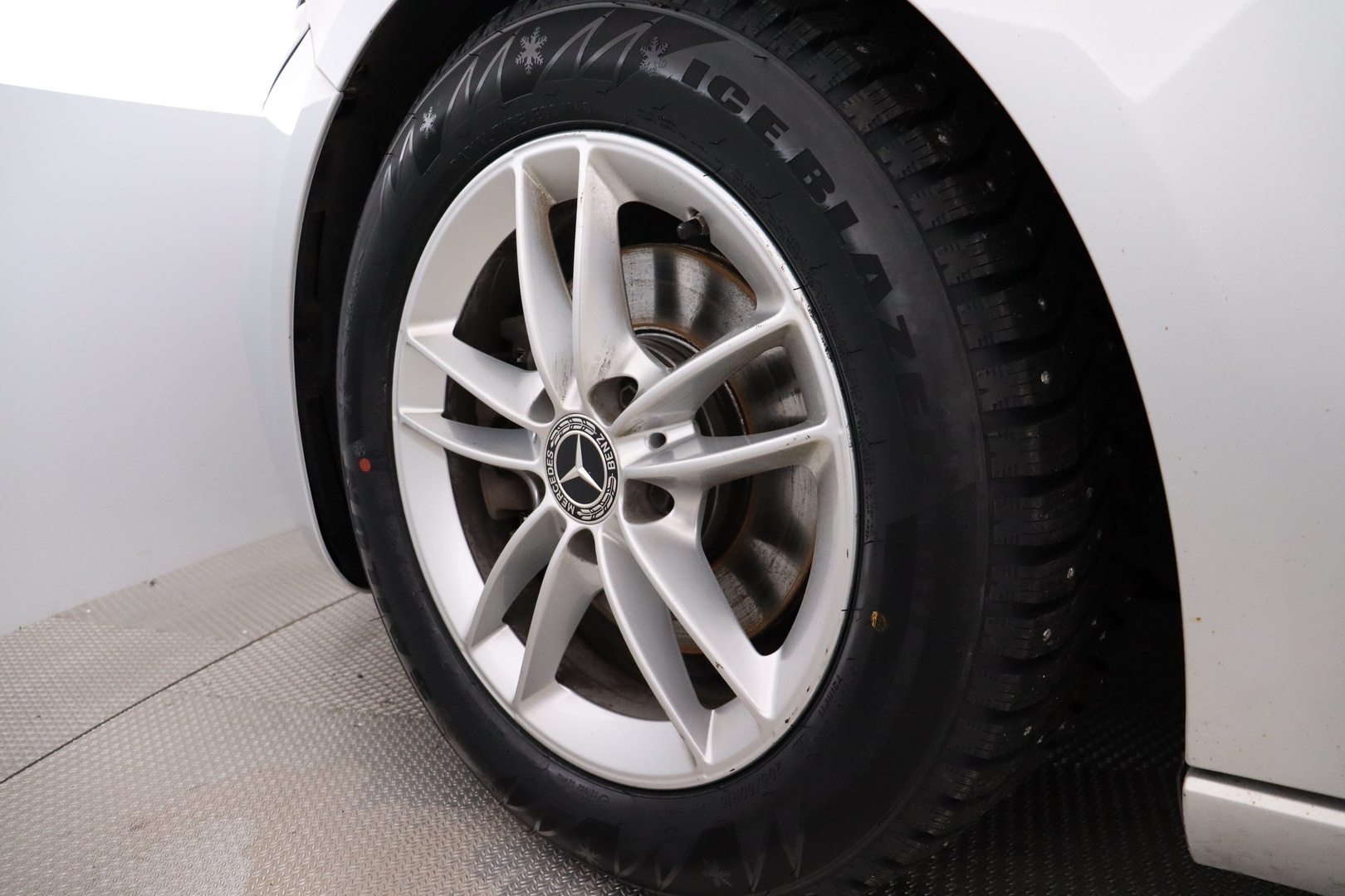 MERCEDES-BENZ A 2019