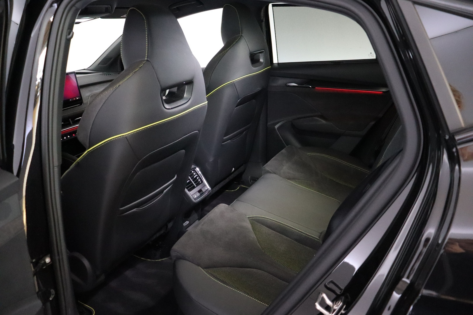SKODA Enyaq 2024