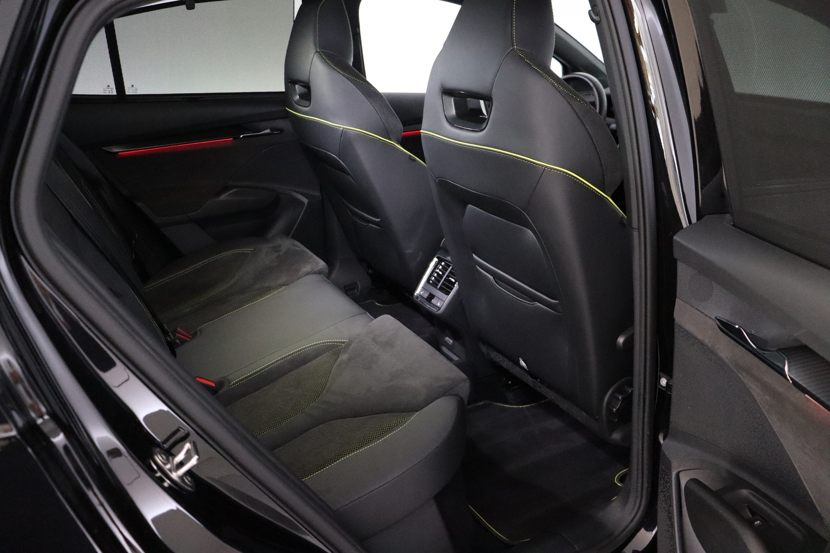 SKODA Enyaq 2024