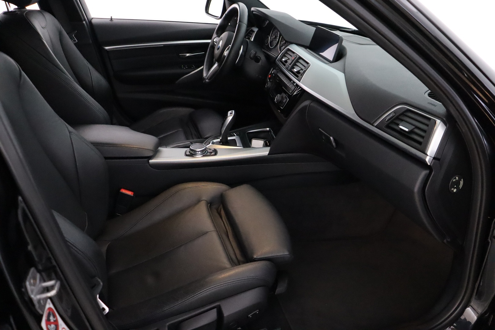 BMW 330 2017