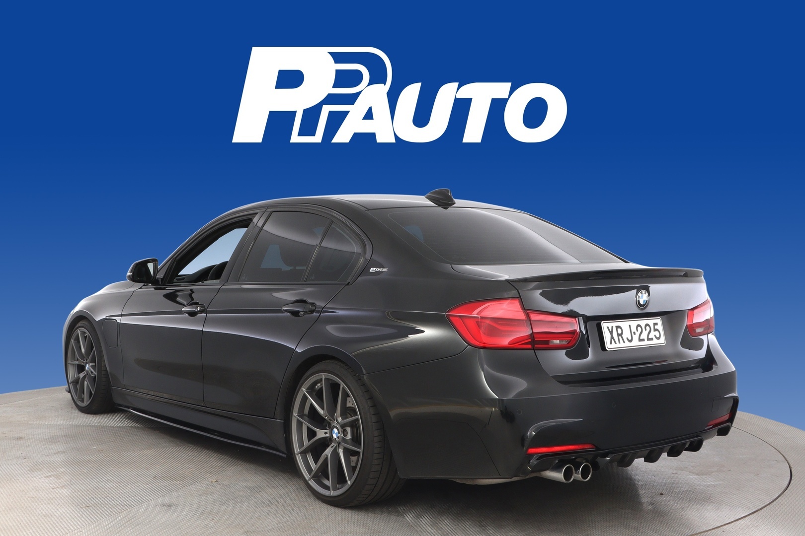 BMW 330 2017