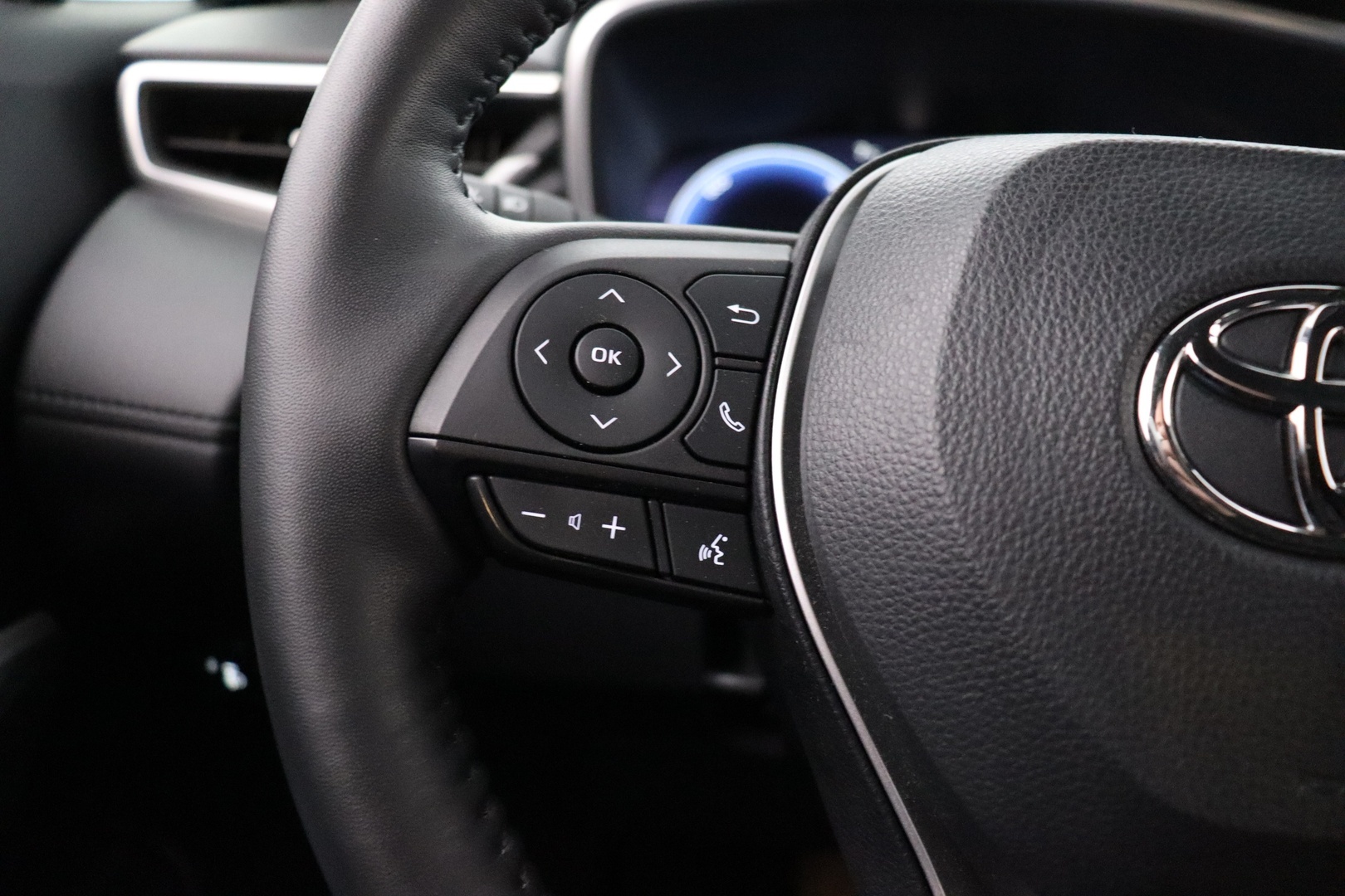 TOYOTA Corolla Cross 2024