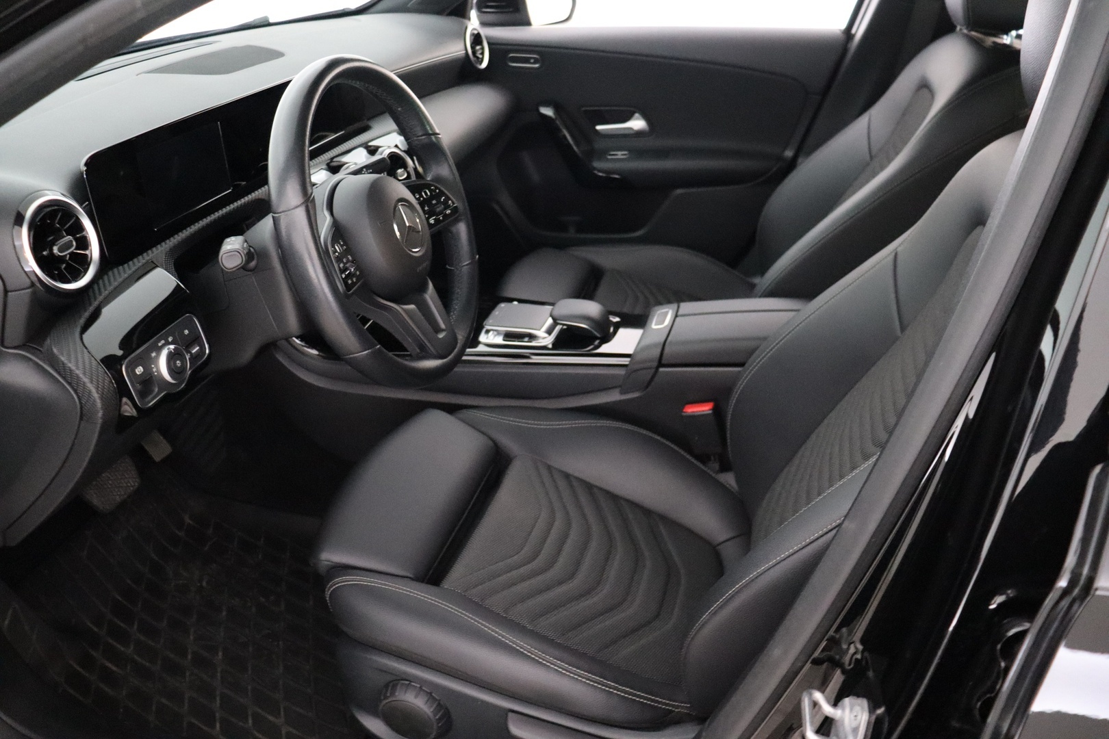 MERCEDES-BENZ A 2019