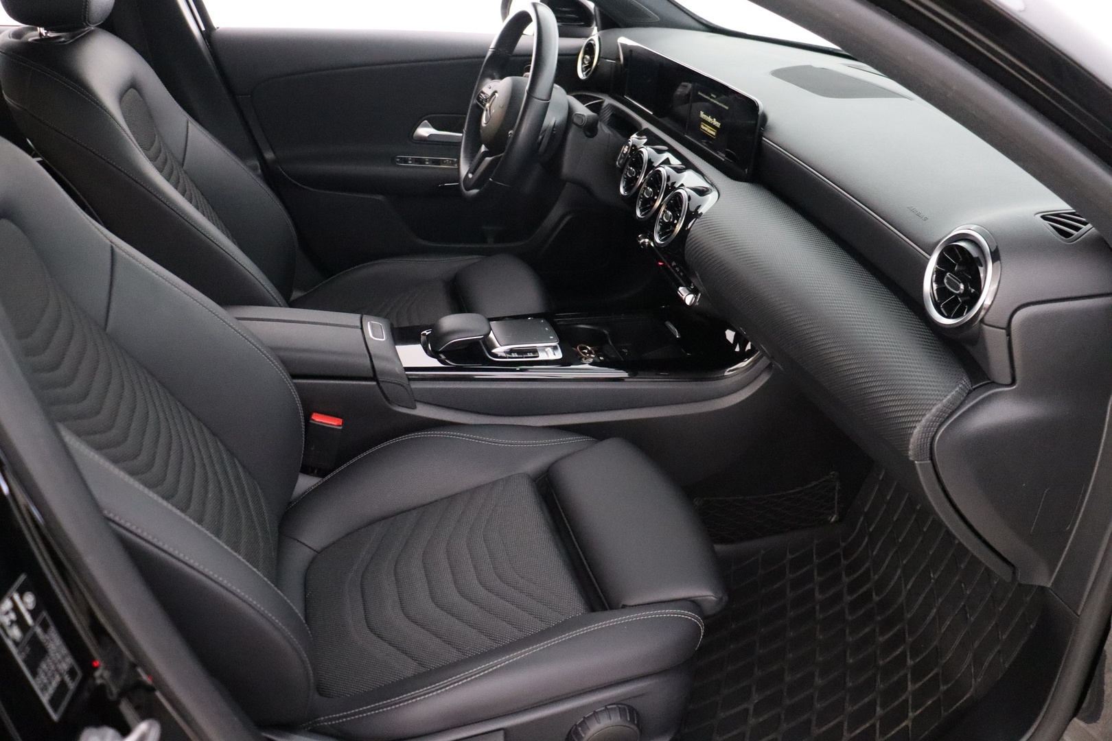 MERCEDES-BENZ A 2019