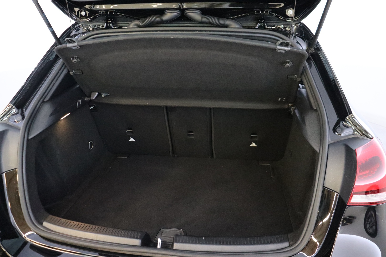 MERCEDES-BENZ A 2019