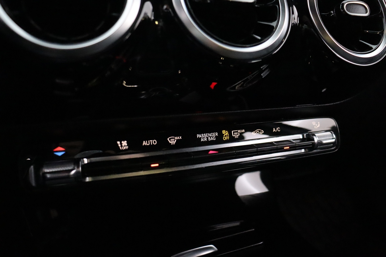 MERCEDES-BENZ A 2019