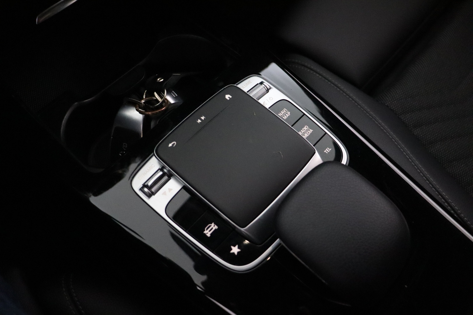 MERCEDES-BENZ A 2019