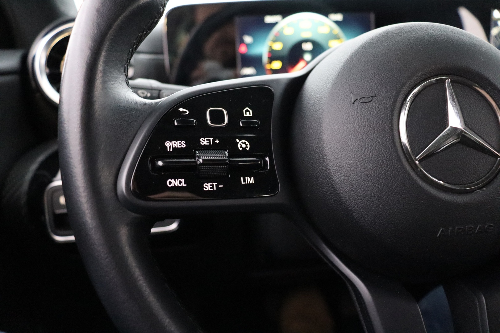 MERCEDES-BENZ A 2019