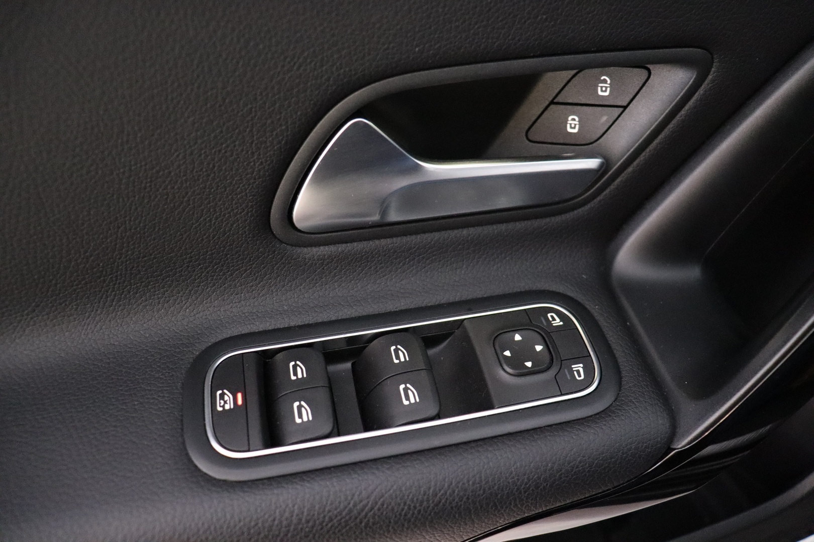 MERCEDES-BENZ A 2019