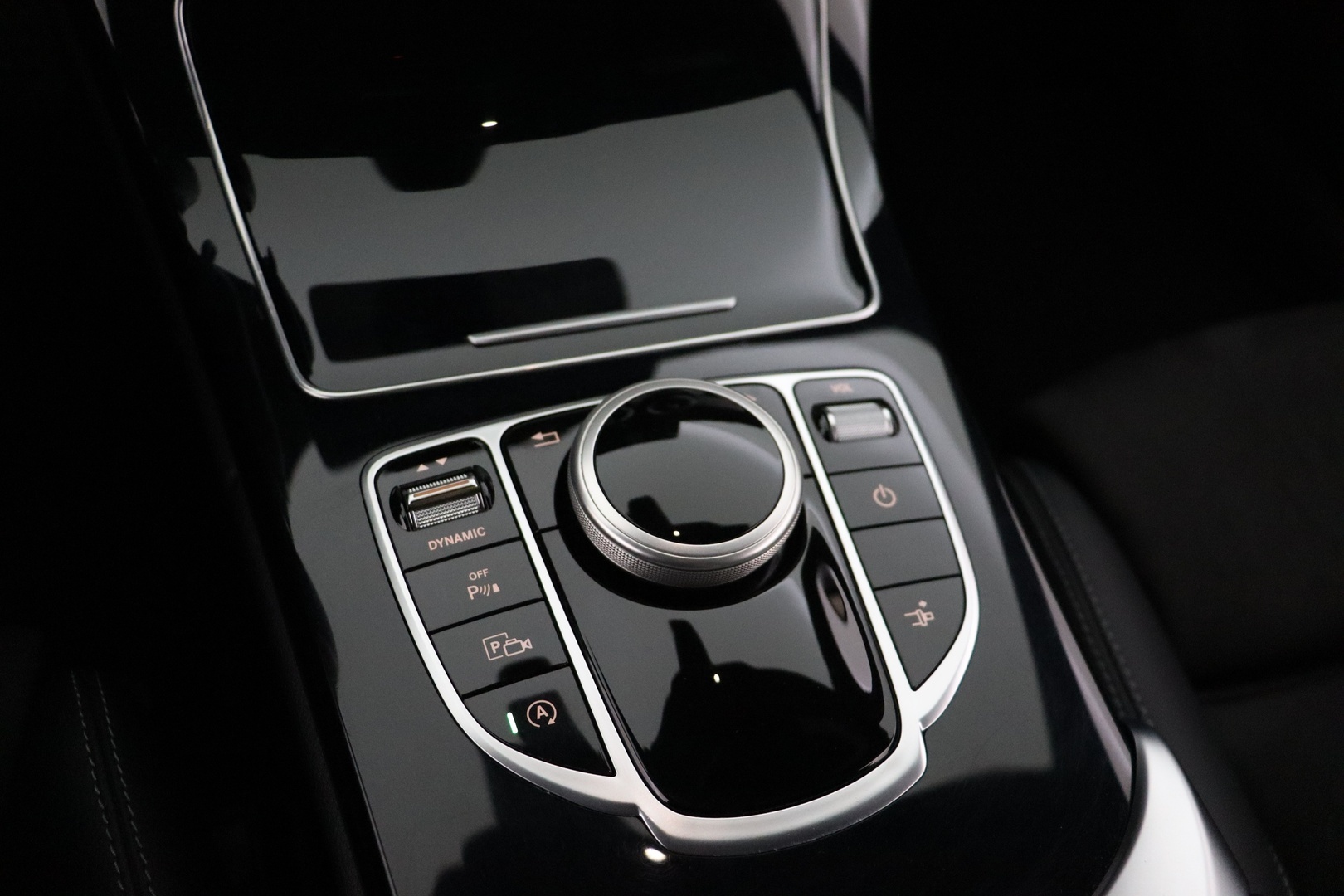 MERCEDES-BENZ C 2020