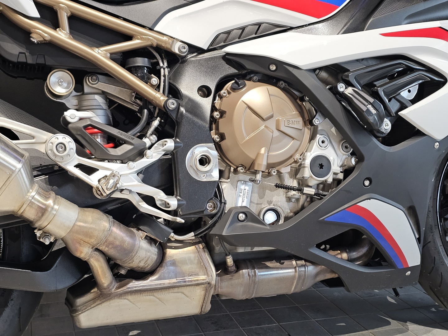 BMW S 2019