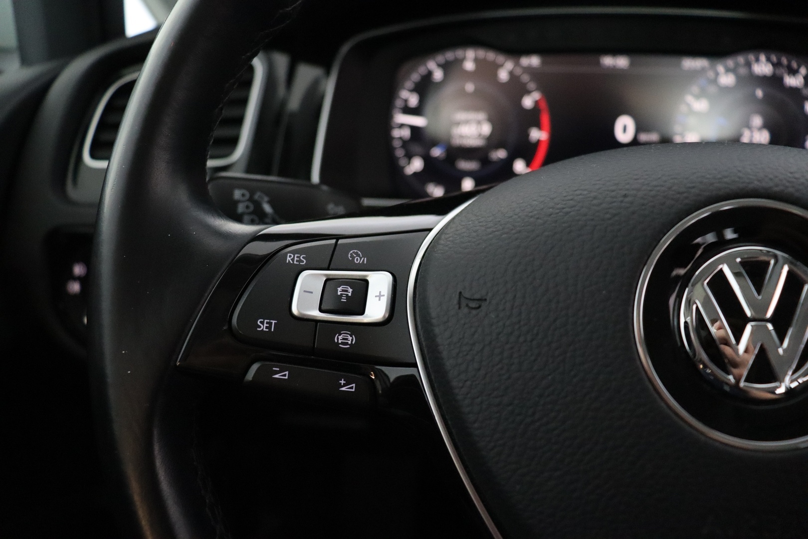 VOLKSWAGEN Golf 2020
