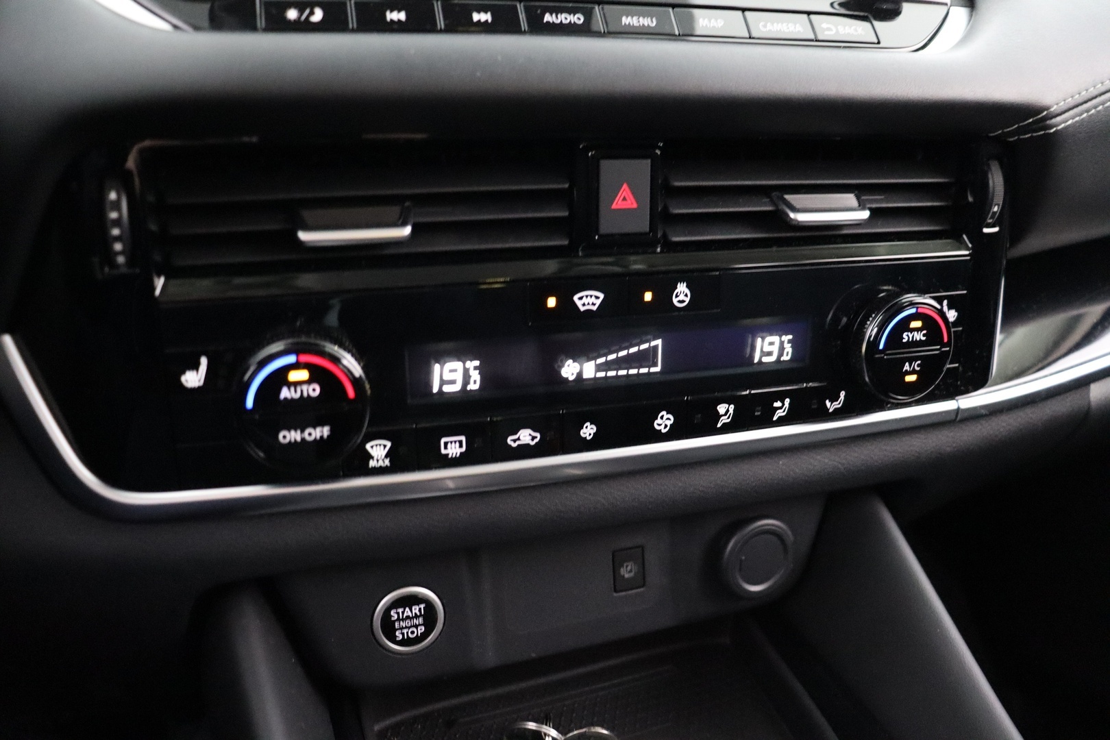 NISSAN Qashqai 2022