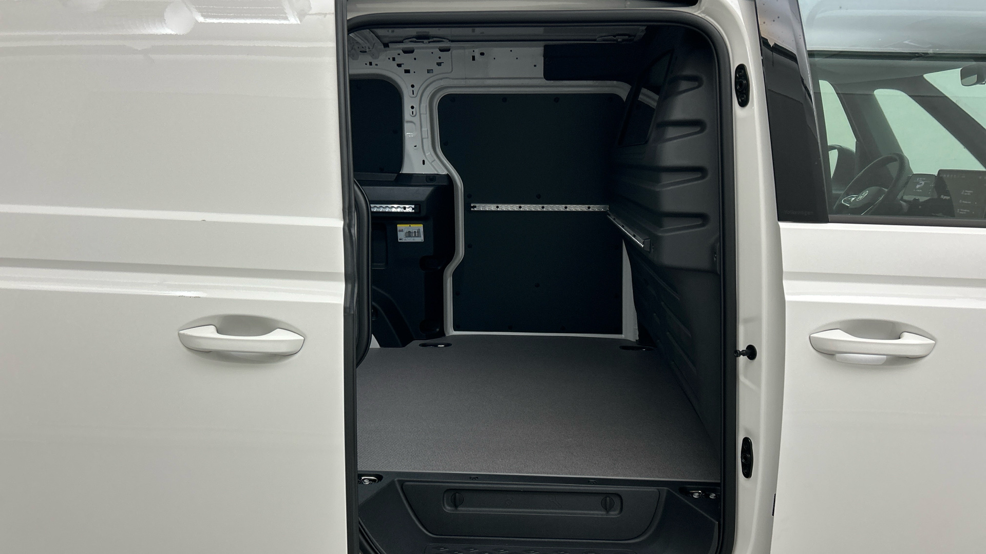 VOLKSWAGEN ID. Buzz Cargo 2025
