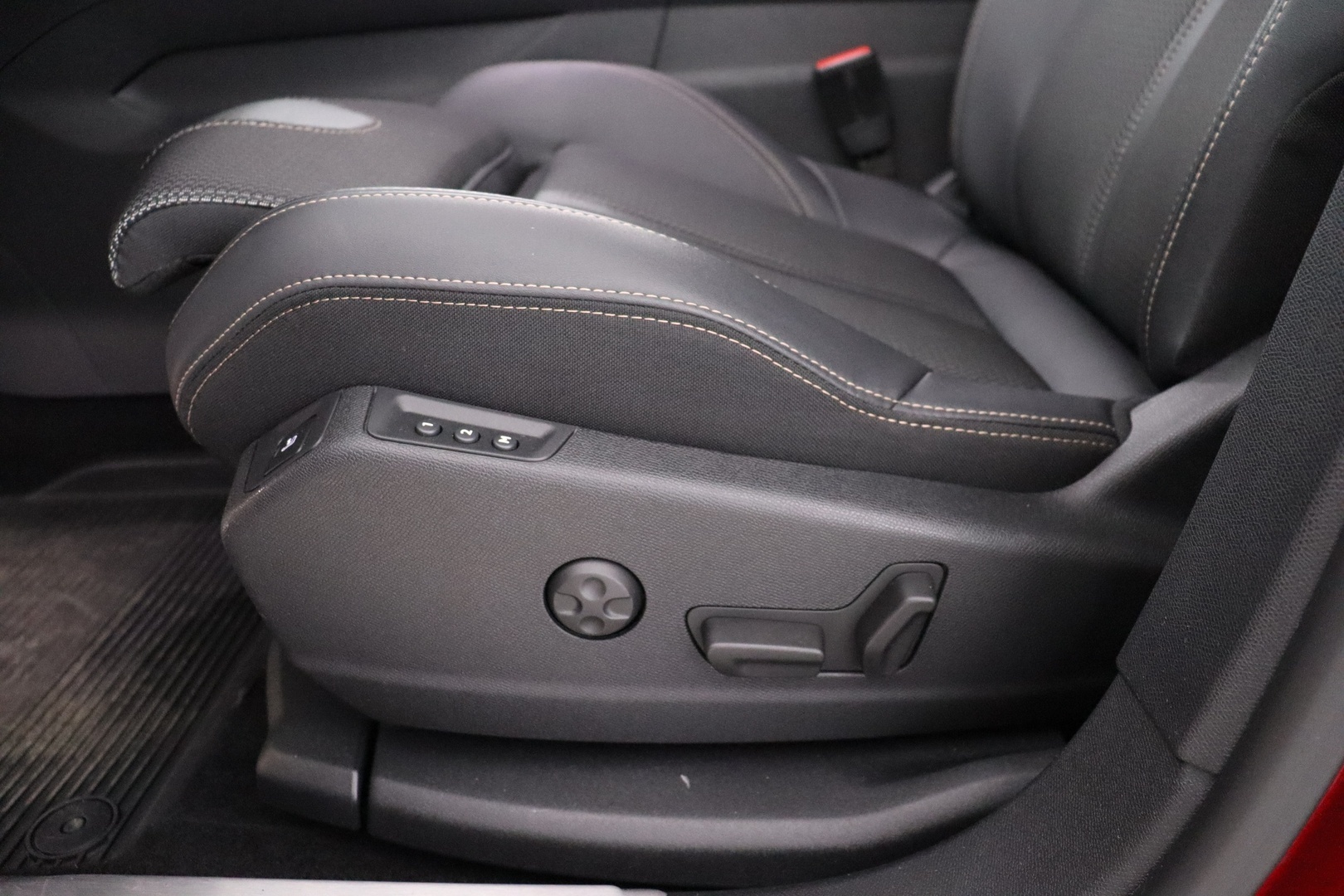 PEUGEOT 3008 2023