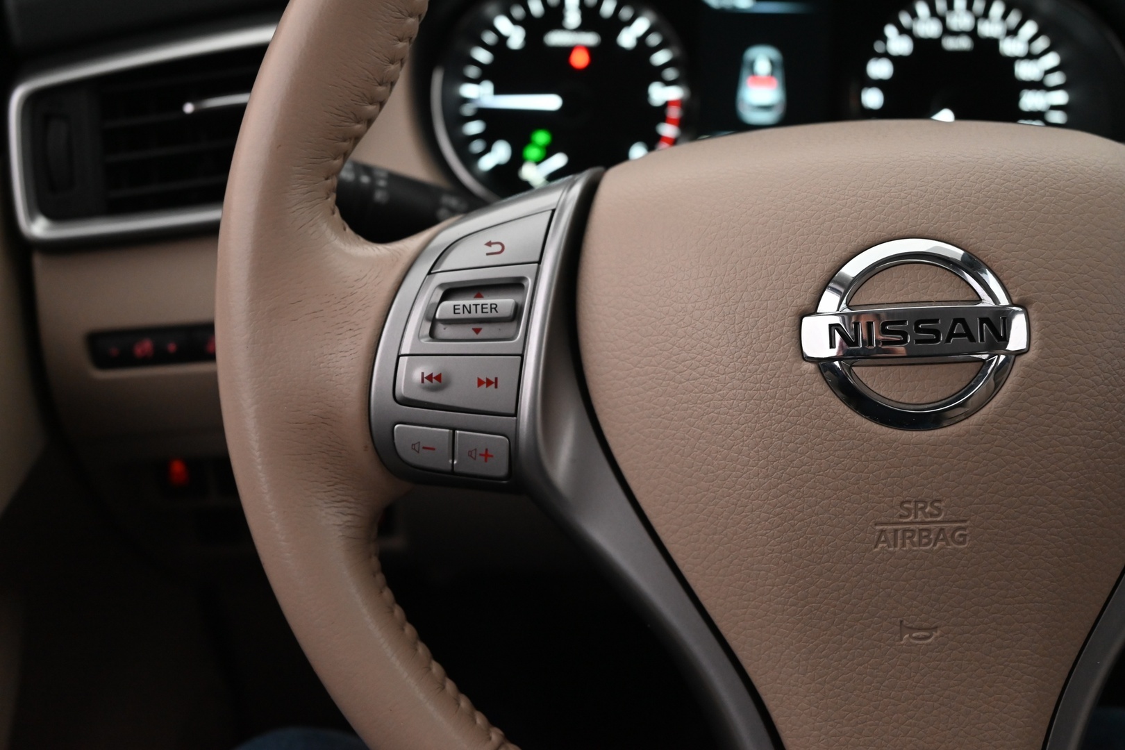 NISSAN X-Trail 2015