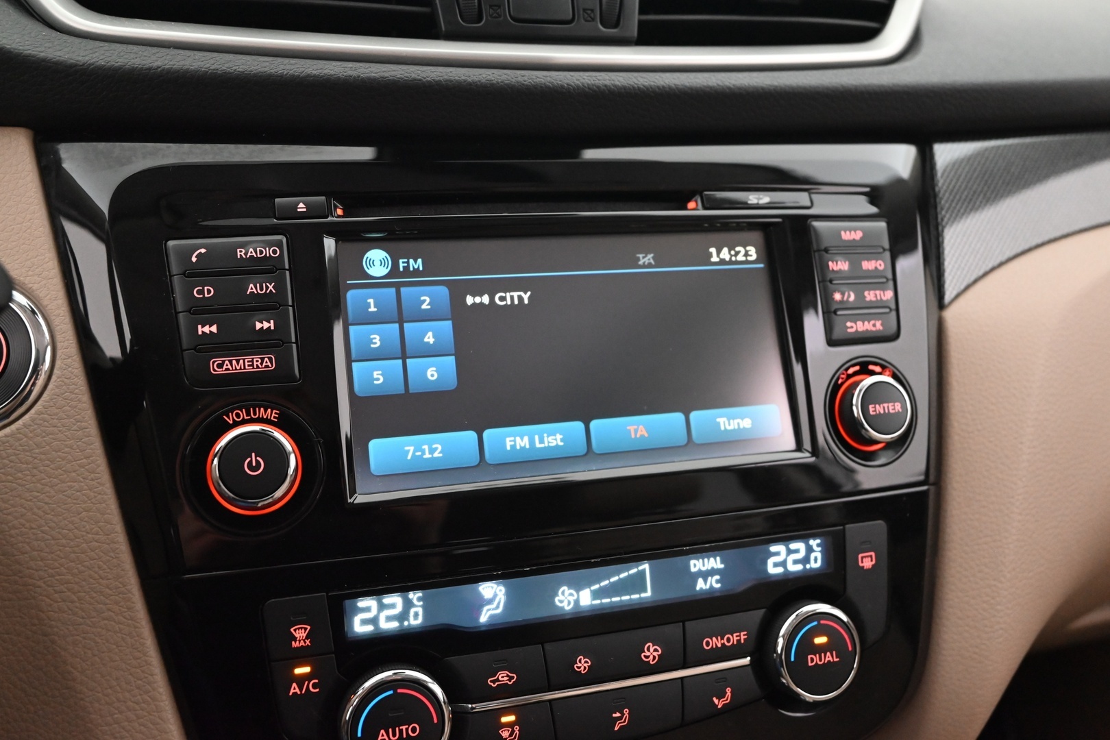 NISSAN X-Trail 2015