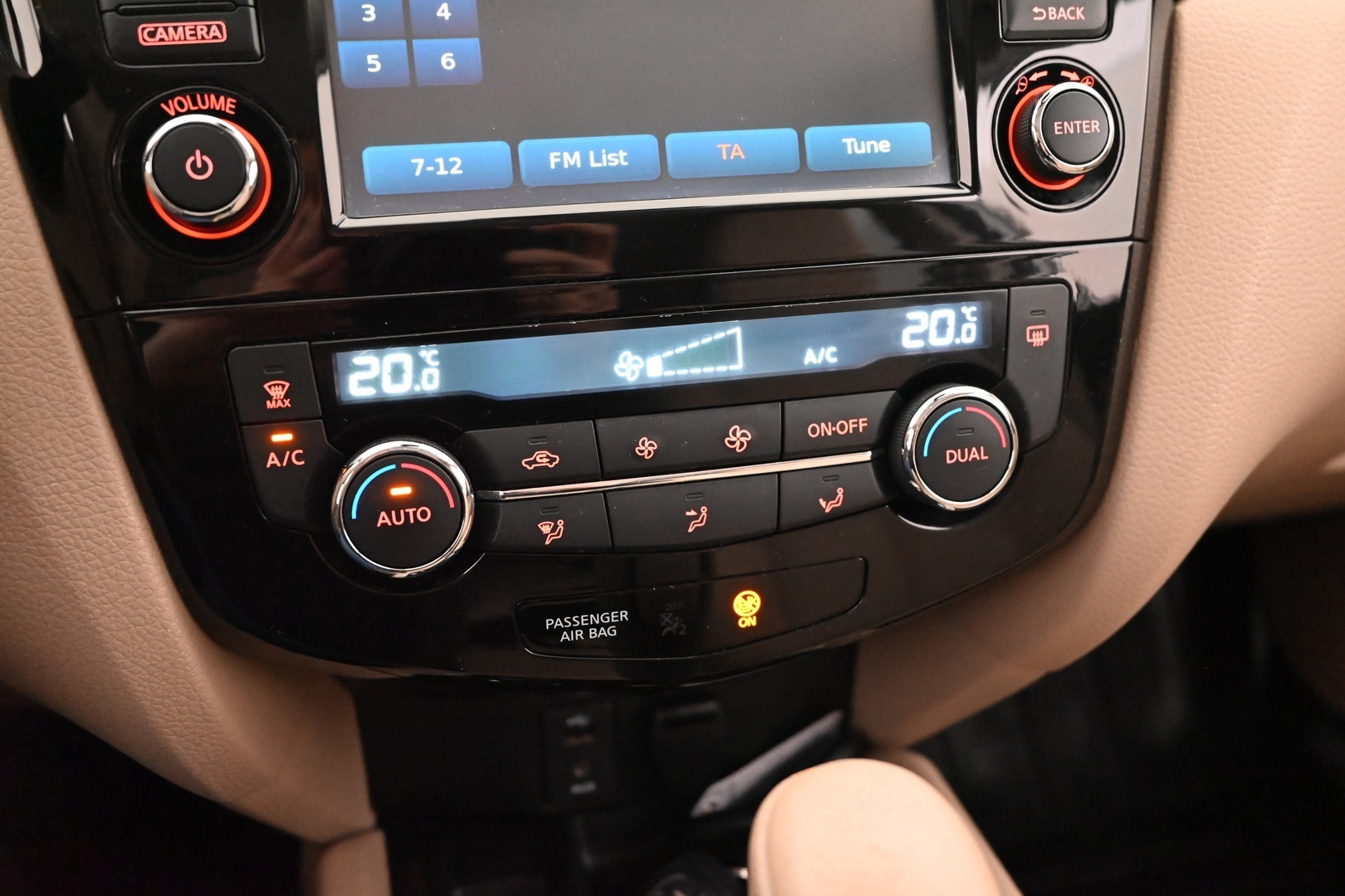 NISSAN X-Trail 2015