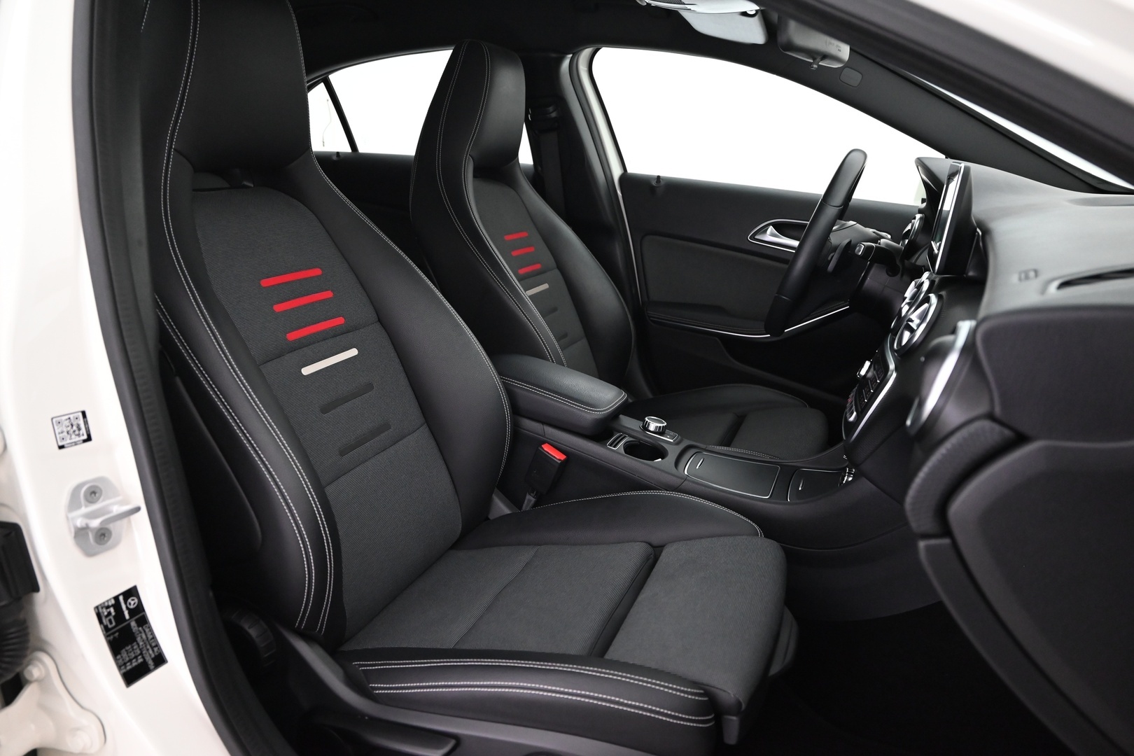 MERCEDES-BENZ A 2018