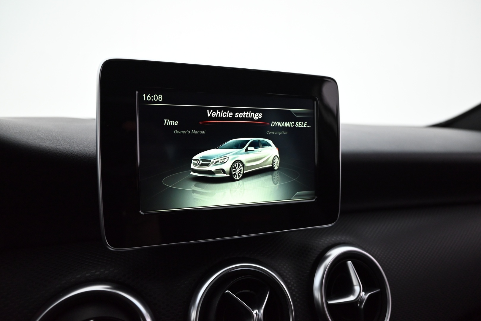 MERCEDES-BENZ A 2018