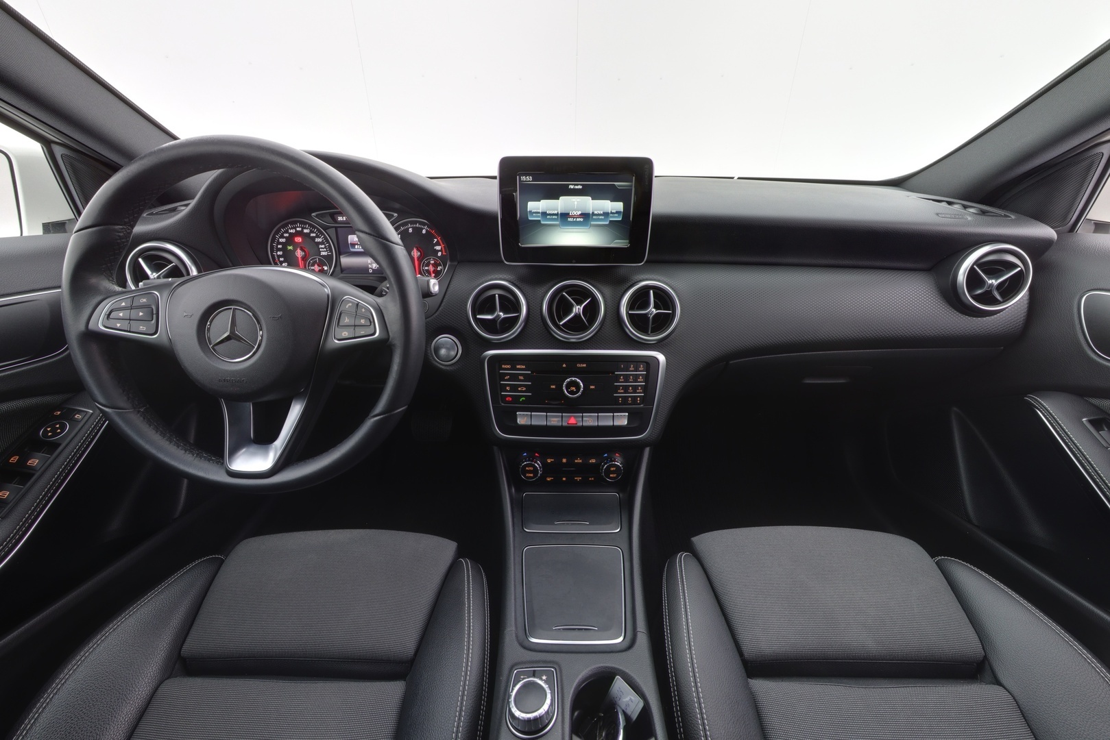 MERCEDES-BENZ A 2018
