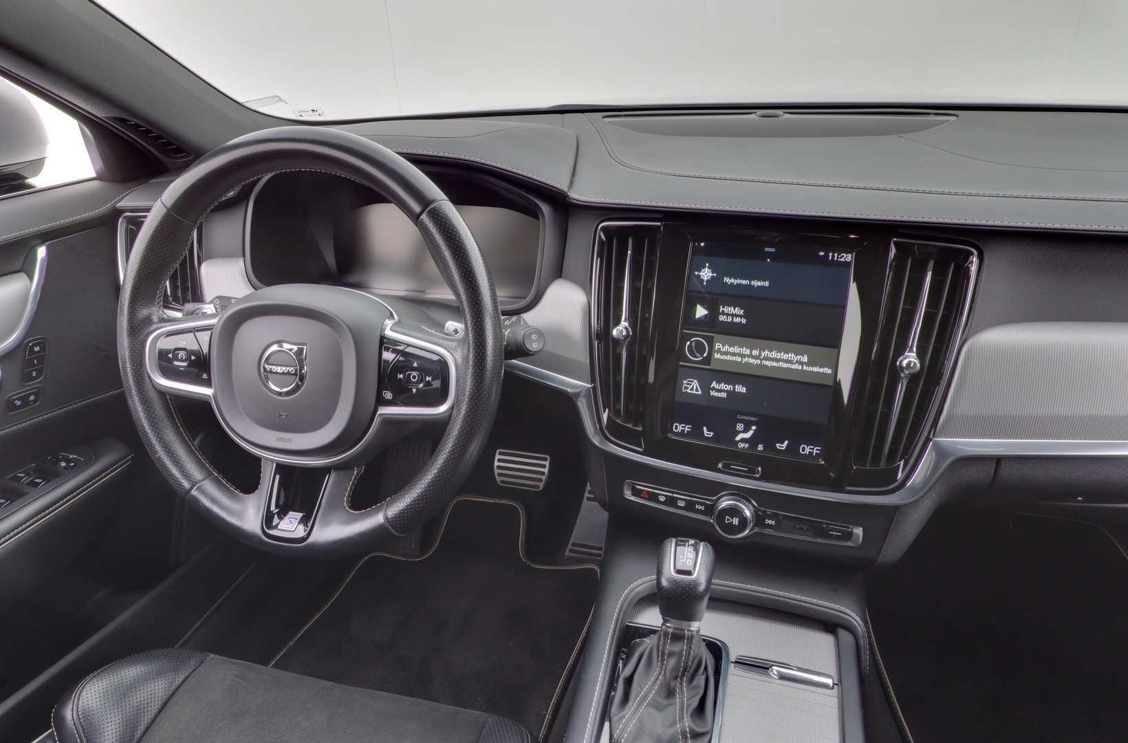 VOLVO V90 2019
