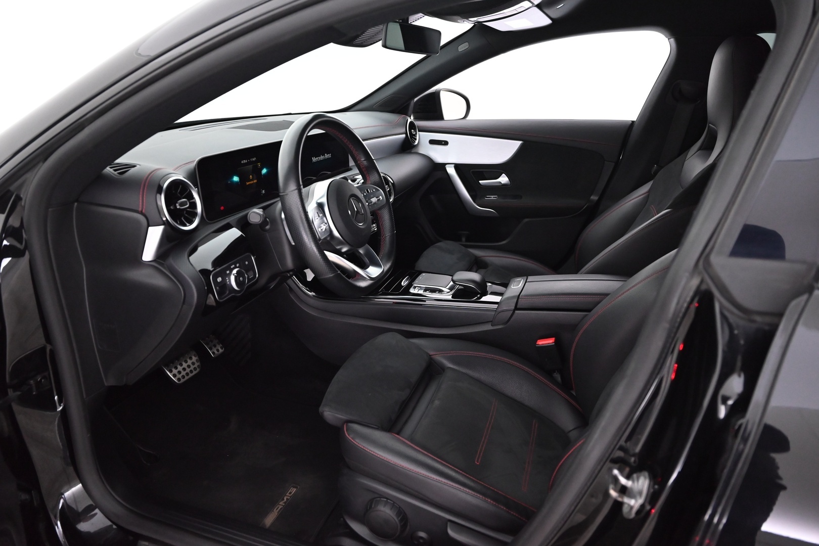 MERCEDES-BENZ CLA 2019