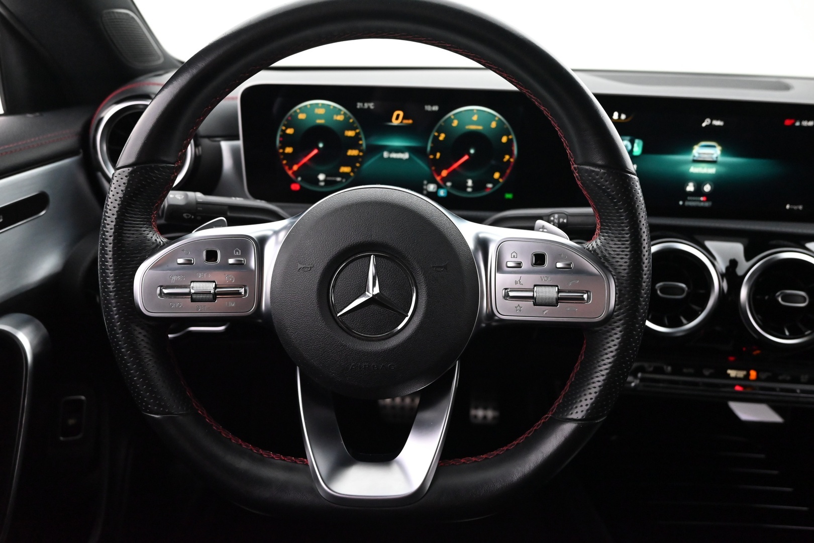 MERCEDES-BENZ CLA 2019