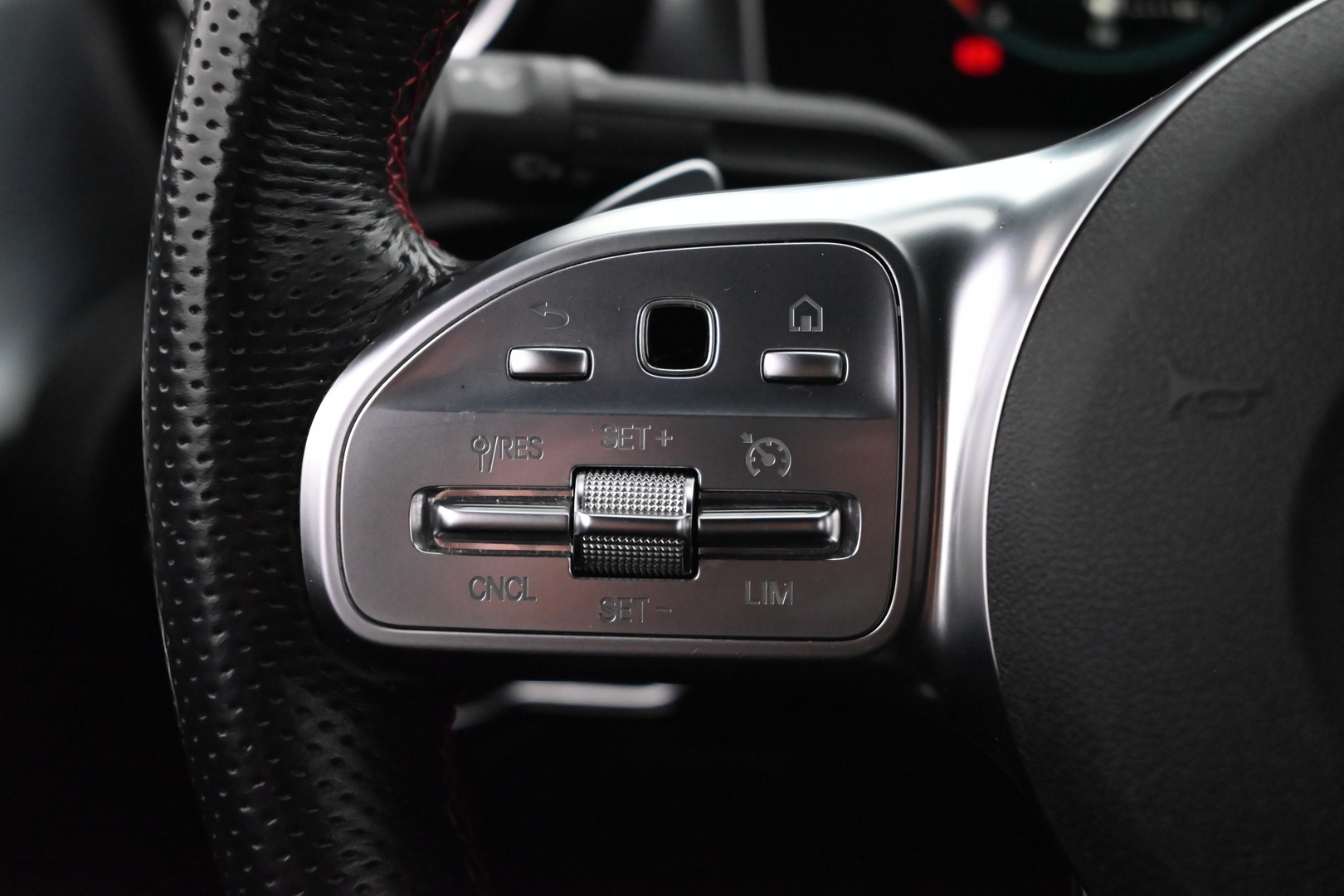 MERCEDES-BENZ CLA 2019