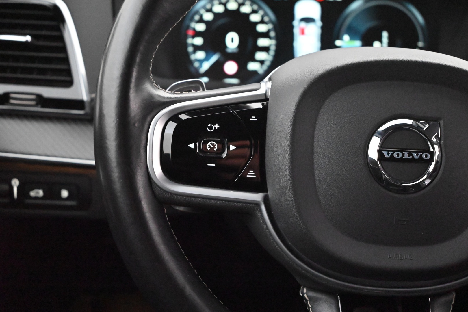 VOLVO XC90 2019