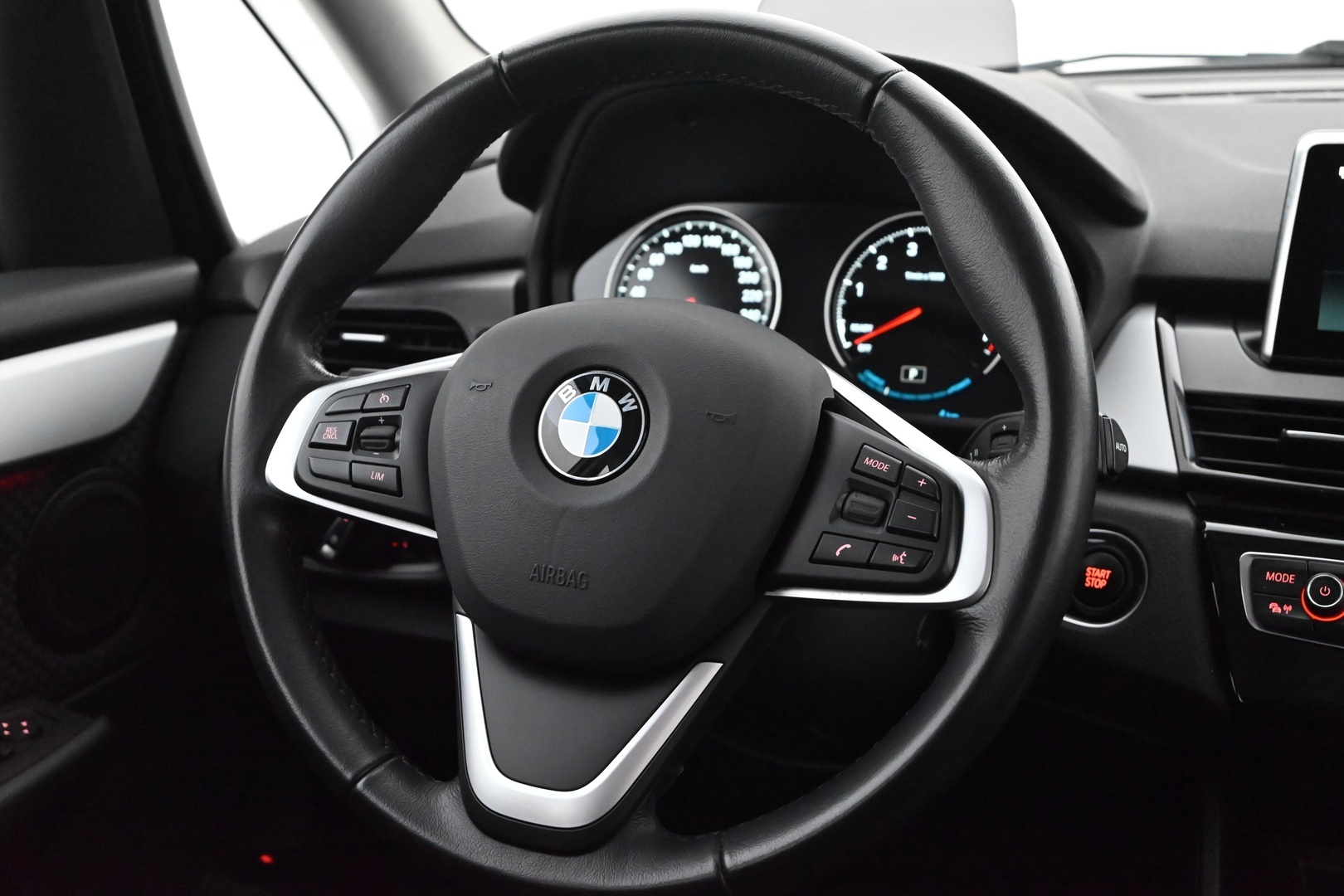 BMW 225 2019