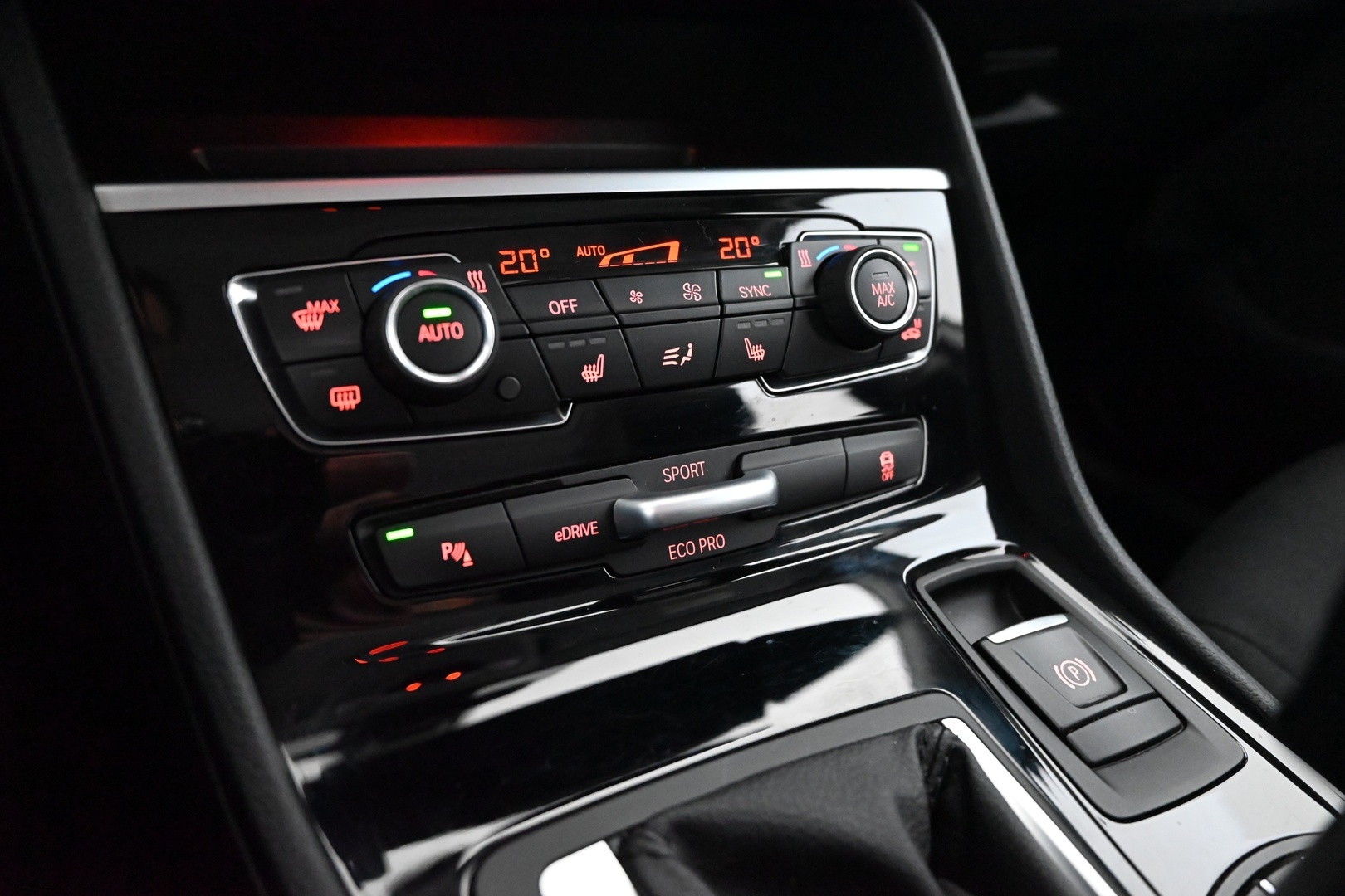 BMW 225 2019