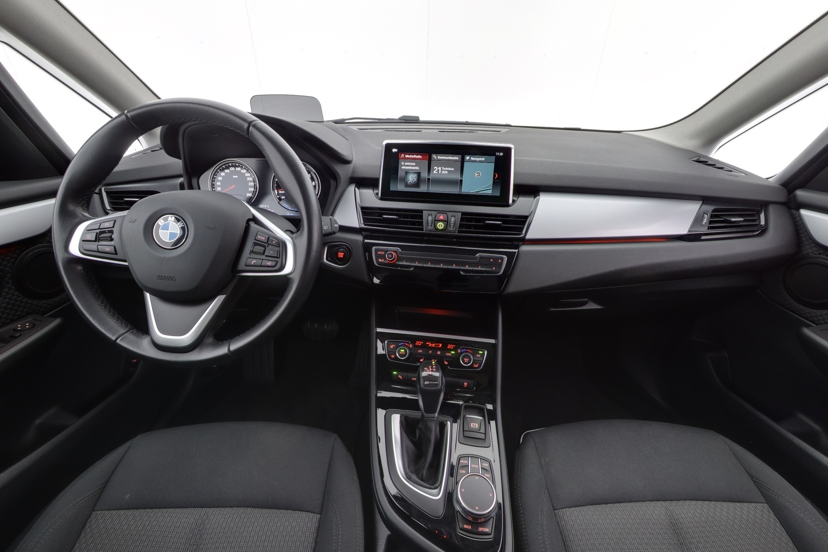 BMW 225 2019
