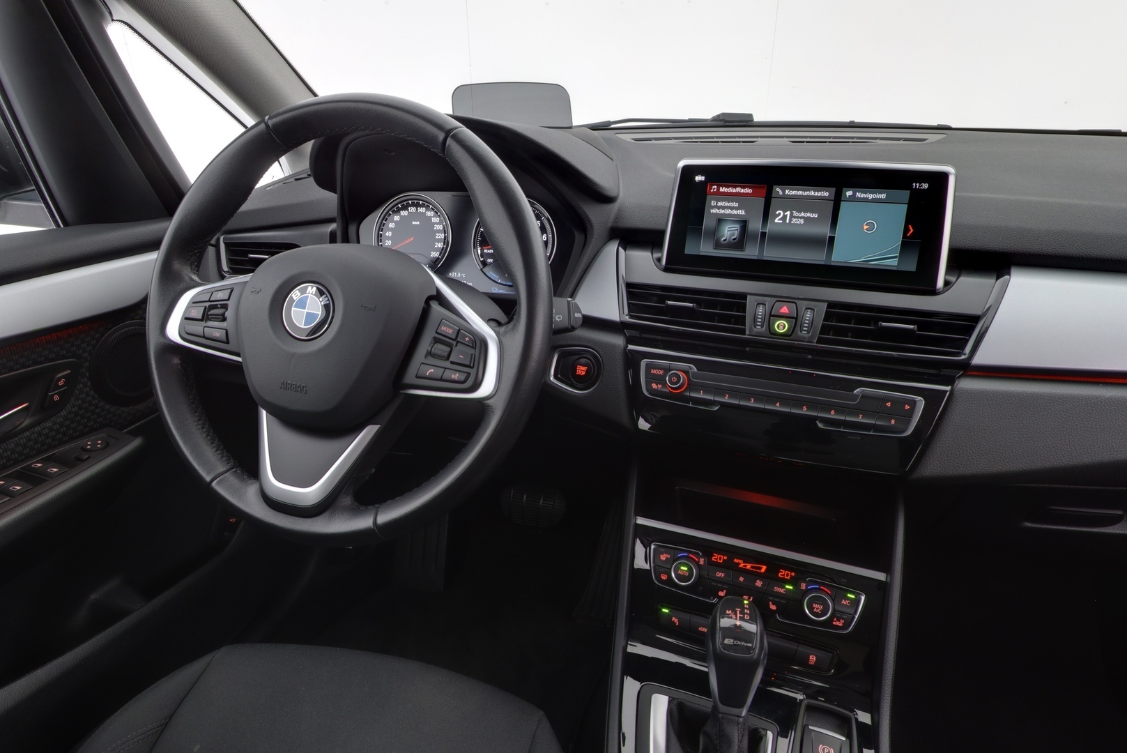 BMW 225 2019