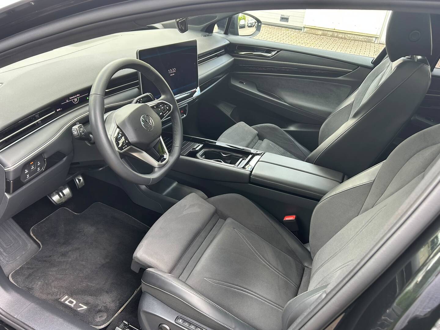 VOLKSWAGEN ID.7 2025