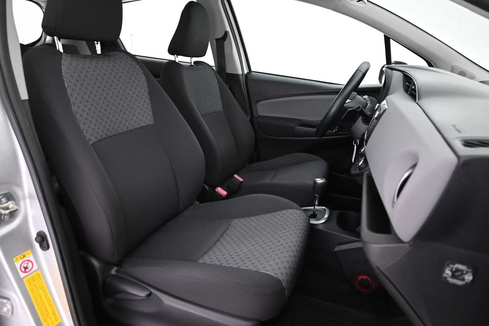 TOYOTA Yaris 2015