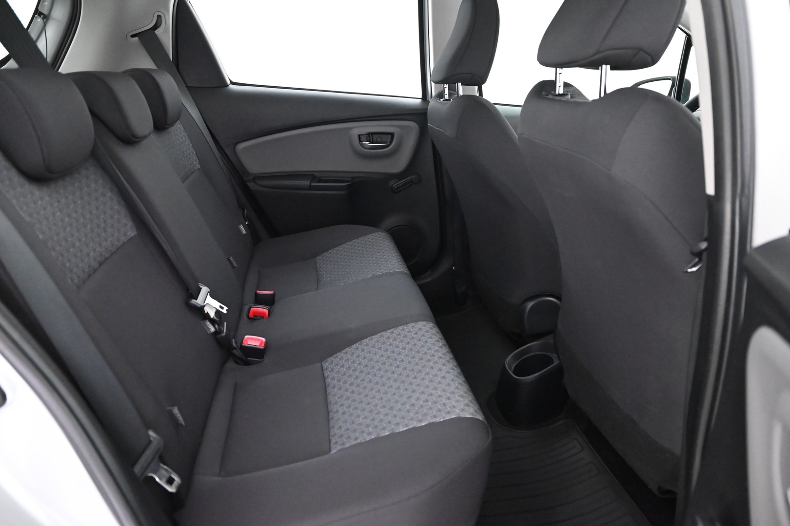 TOYOTA Yaris 2015