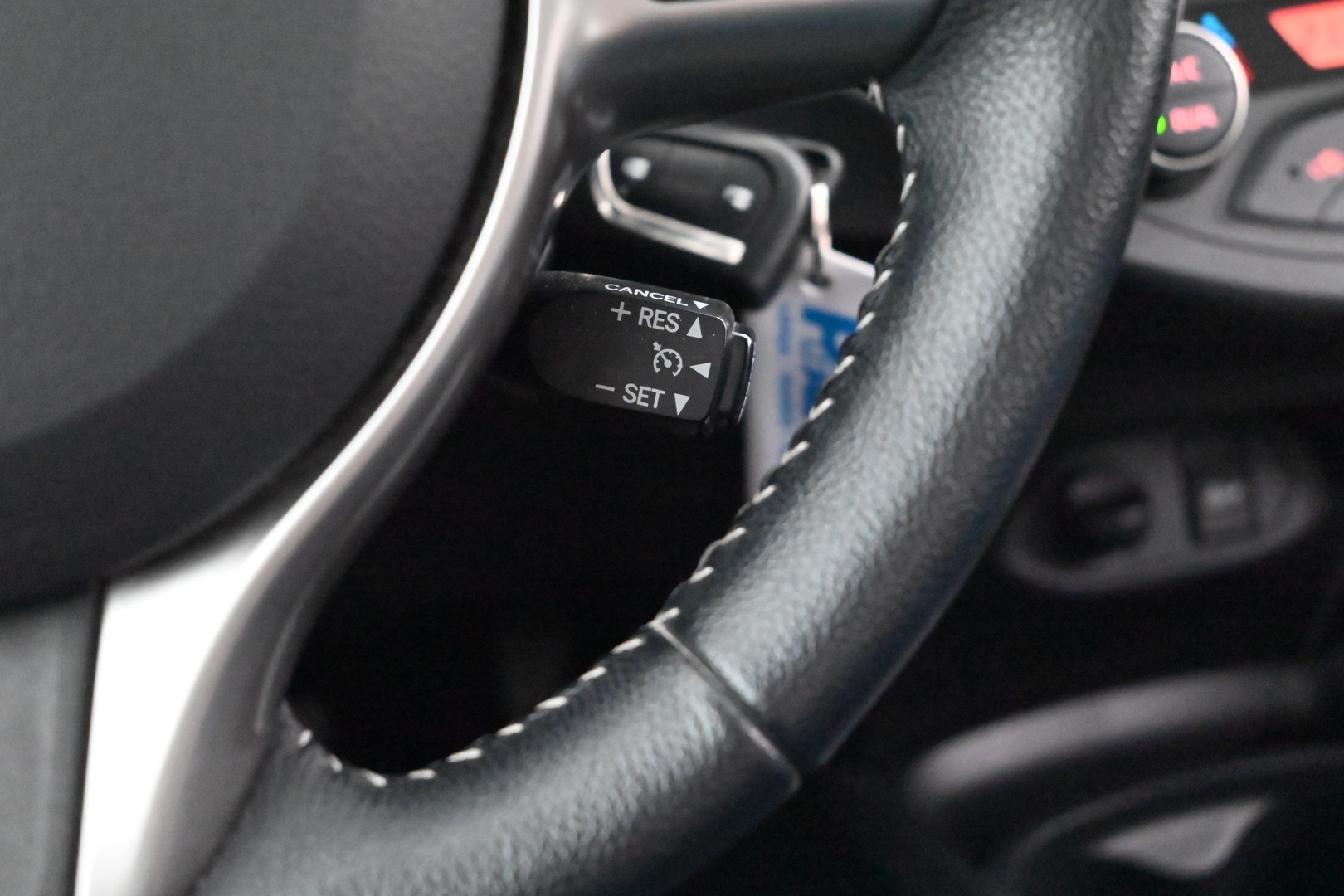 TOYOTA Yaris 2015