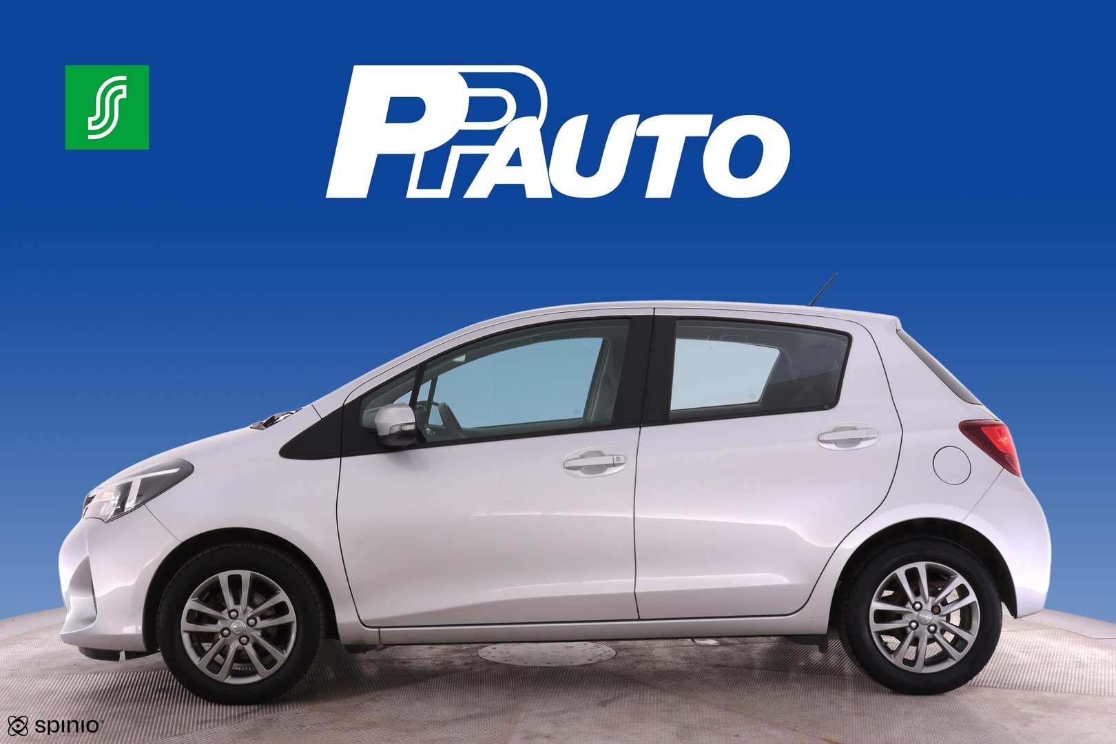 TOYOTA Yaris 2015