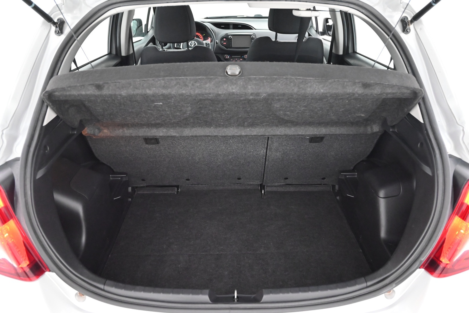 TOYOTA Yaris 2015