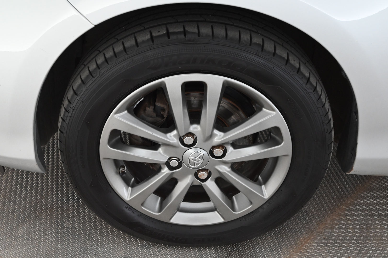 TOYOTA Yaris 2015
