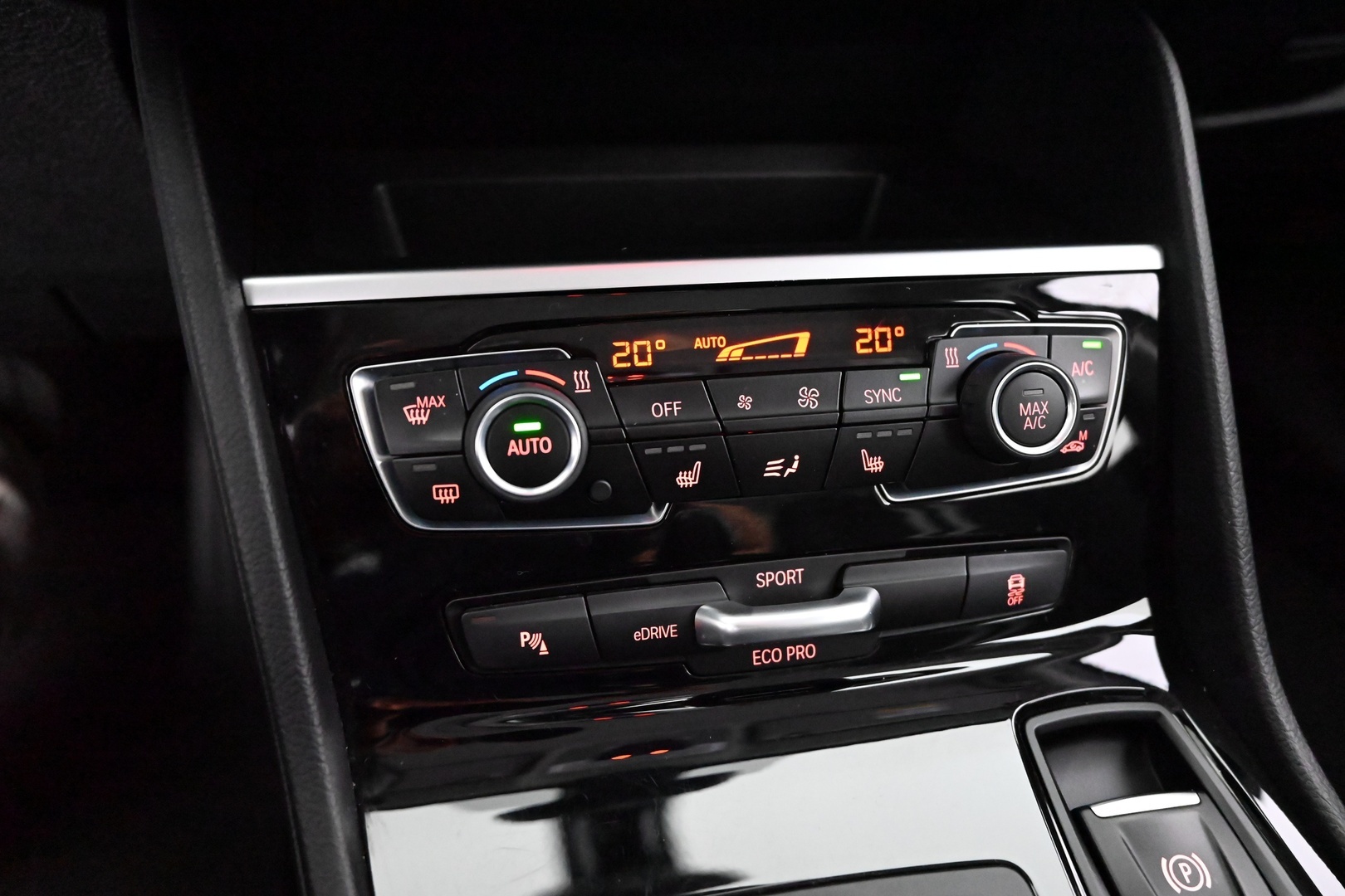 BMW 225 2019