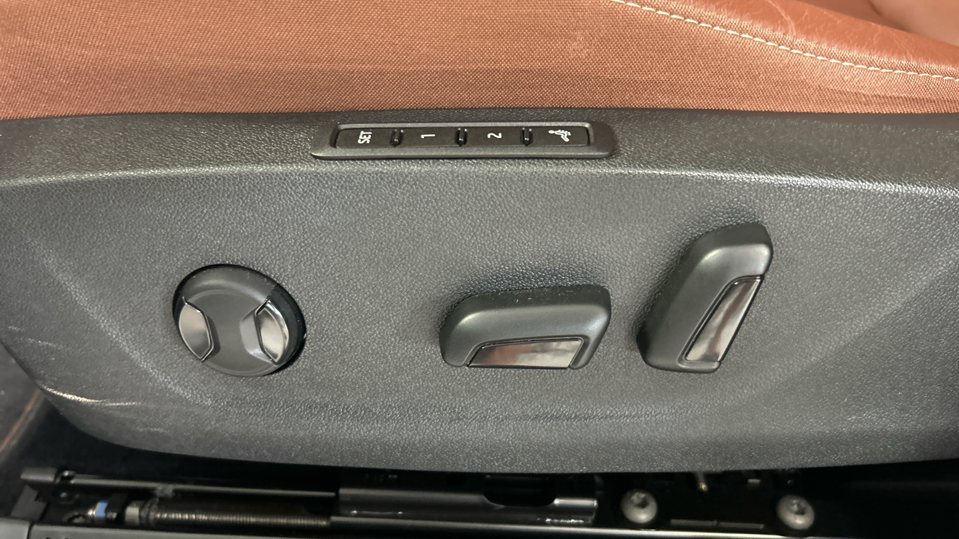 SKODA Enyaq 2023