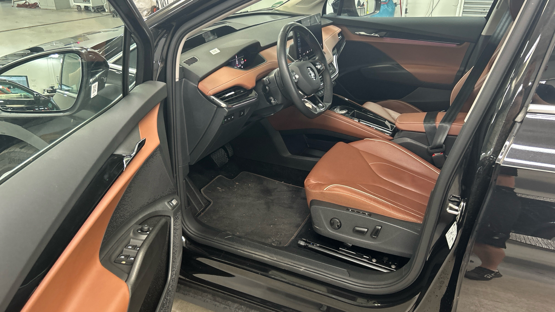 SKODA Enyaq 2023